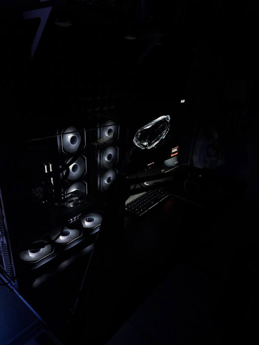 Oled has been my best investment #setup #tech #oled