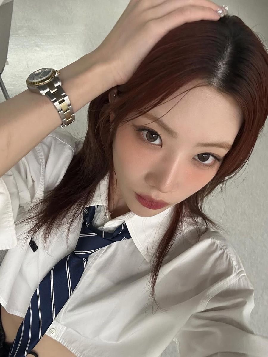 VALHXLLAS's tweet image. ༑

Unhappy Monday, mortals 
I’m back in office and starting to get my ass handed to me by meetings and excel spreadsheets. 
Catch this m-etro-logy under a pile of blankets and overstimulated later tonight.
Ttyl&amp;lt;3 

༑