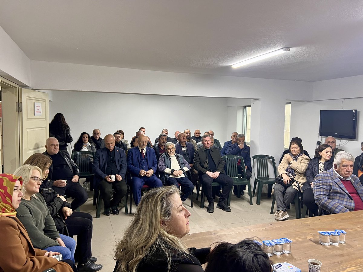 chpsamsunorgtr's tweet photo. Terme İlçe Danışma Kurulu Toplantımızı örgütümüzün güçlü katılımıyla gerçekleştirdik.
Toplantı öncesinde, bütçe için basın açıklamamızı gerçekleştirdik.
Danışma Kurulu toplantımızda ise örgütümüzle birlikte süreci değerlendirdik, yol haritamızı netleştirdik.
#CHPTERME
#CHPSAMSUN https://t.co/0CGuNl8SYU