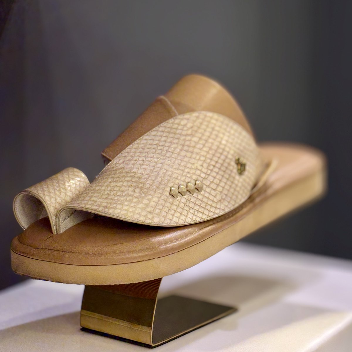 موديلات مختارة بأسعار خاصة حتى نفاذ الكمية 👌🏻 احصل على الطلة المميزة مع هذه الأحذية الجميلة. خيارات رائعة لك، لكن تذكر، الكمية محدودة!

#الرياض #الخبر #جدة #جلود_طبيعية #احذية #حذاء_عريقة 

اضغط الرابط التالي للاطلاع على كافة الموديلات:

ariqaa.com/ar