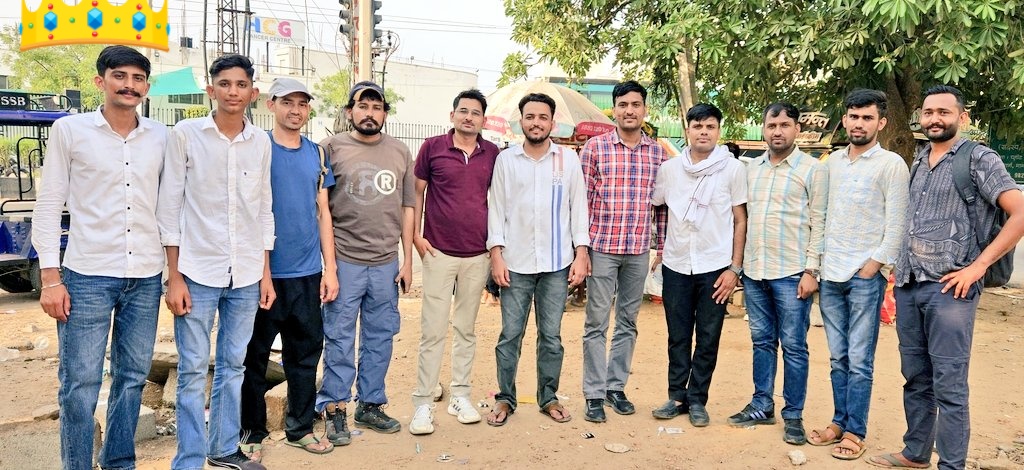 Ganeshbhamoo's tweet image. भाई @shrawansaran25 का राजस्थान पुलिस में अंतिम रूप से चयन होने पर हार्दिक बधाई एवं शुभकामनाएं😇💐💐