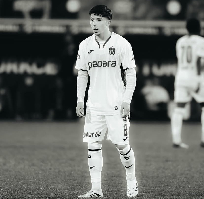 Bu dayı bizim 8 numara olamaz hiç güven vermiyo #GENvTS