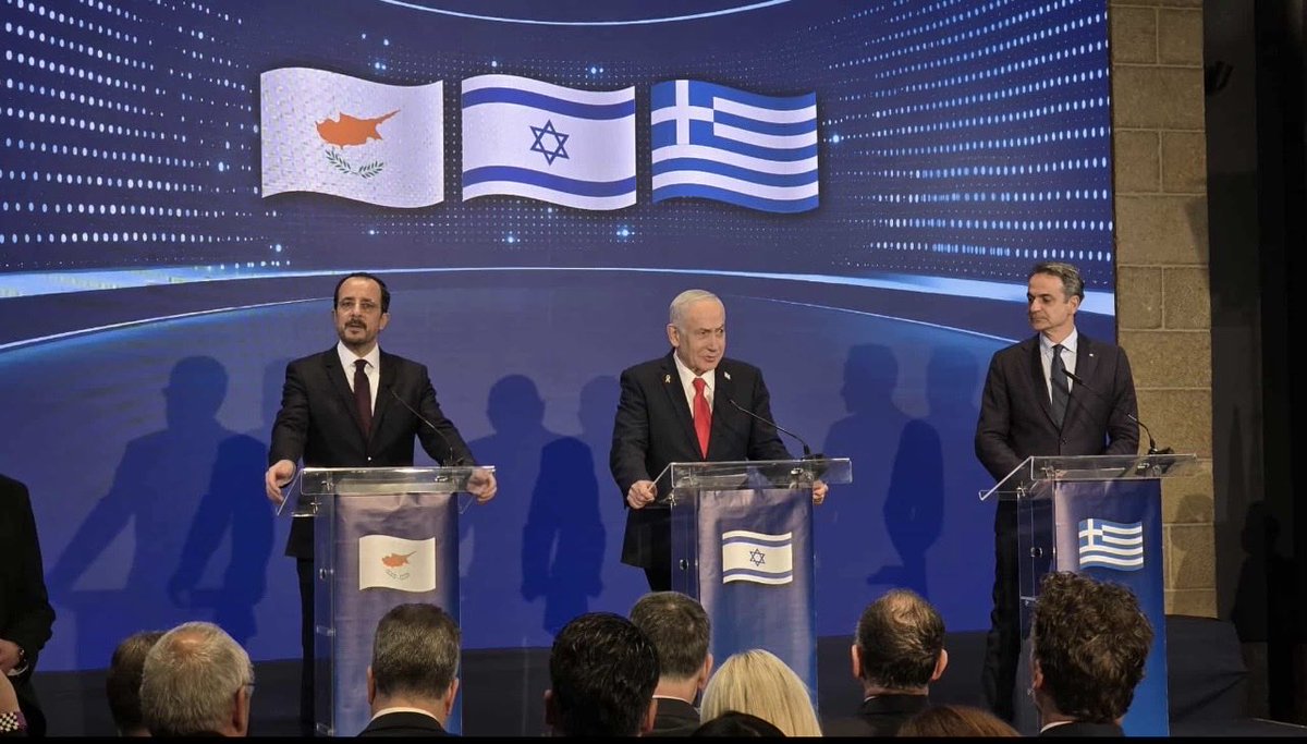 Hüsnü Mahalli حسني محلي tweet media