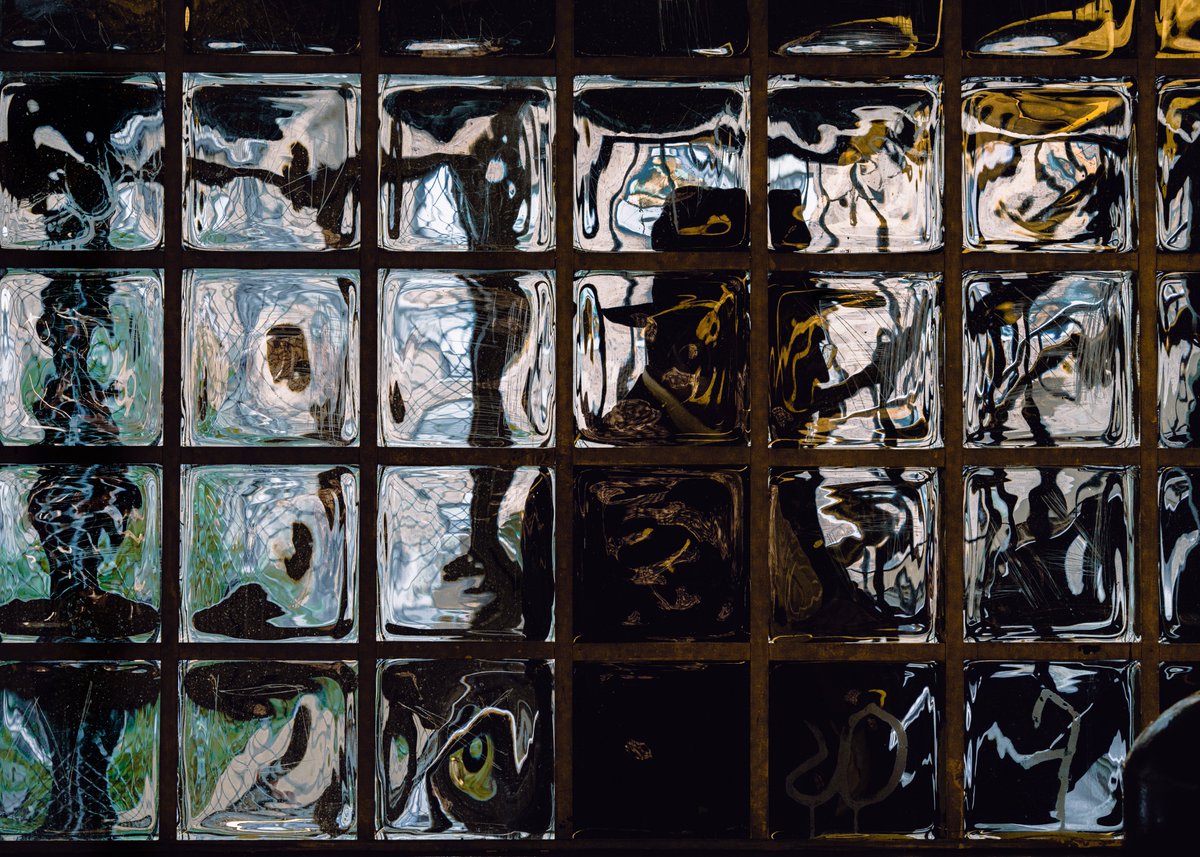 billydeee_'s tweet image. The other side