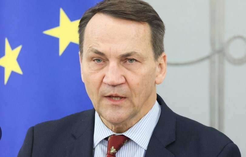 "Russia has tried to colonise Ukraine for over 300 years — it’s cultural genocide.

This is Russia’s last colonial war. Ukraine should win, and Russia should lose.“ - Radoslaw Sikorski, Polish
Minister of Foreign Affairs