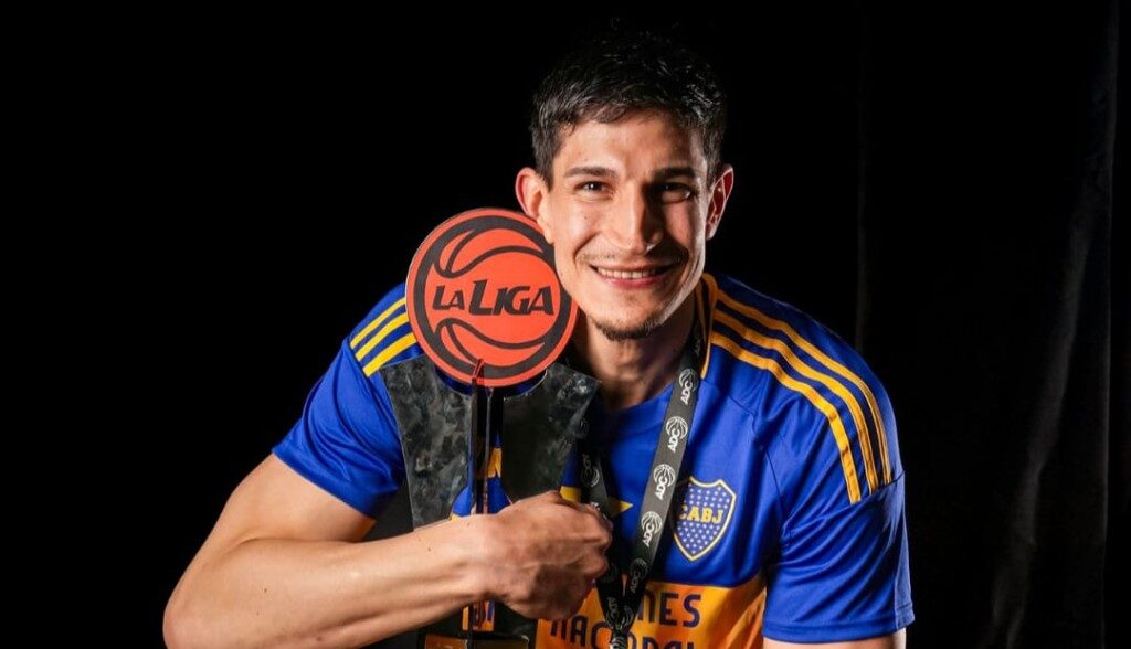 #lomejordel2025 en #SportMusic 

🏀🏆 revivimos la charla con la rosarina <a href="/candeforesto/">Candy</a> , quien se consagró campeona de la Liga Nacional Femenina de Basquet con <a href="/ferrobasquetok/">Ferro Carril Oeste Basquet</a> 

🏀🏆 <a href="/FGiorgettiok/">Franco Giorgetti</a> quien corono en <a href="/LigaNacional/">La Liga</a> con <a href="/bocabasquet/">Basquet Boca</a>