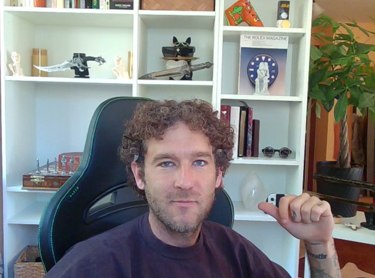 fxnction tweet media