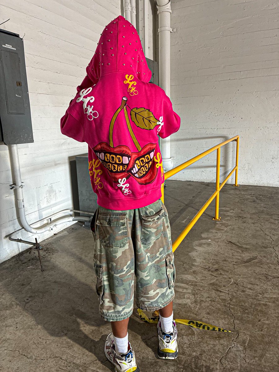 0glaylay's tweet photo. Raspberry lemonade 🍋🩷 CHERIE ZIP UP OUT NOW https://t.co/MBJv0BCEsj (first 10 orders get 20% off) https://t.co/811yrk7oLF