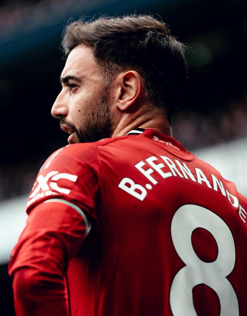Most chances created in the Premier League this season:

51 — Bruno Fernandes 🥇 
50 — 
49 — 
48 — 
47 — 
46 — 
45 — 
44 — 
43 — 
42 — 
41 — 
40 — 
39 — 
38 — 
37 — 
36 — Jeremy Doku 🥈 

Irreplaceable. 😔