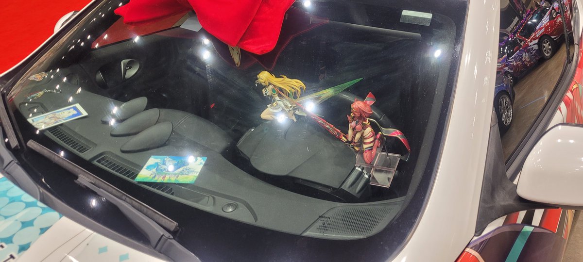 I saw a Xenoblade 2 itasha at HoloMat #RitaKamishiro
