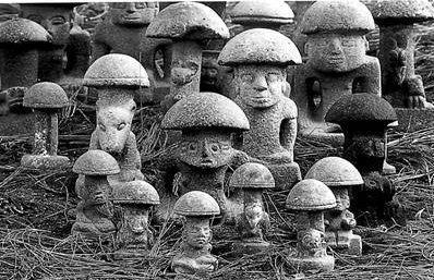 panda_profesor's tweet image. Nanácatl 🍄🍄🍄
Mayas, mixtecos, nahuas y muchas otras culturas antiguas de #Mexico consumieron y adoraron a los hongos.
Carne de la tierra, o vehículo para contacto con el mundo sobrenatural, diversas especies eran consumidas en cada región. 
#arqueologia