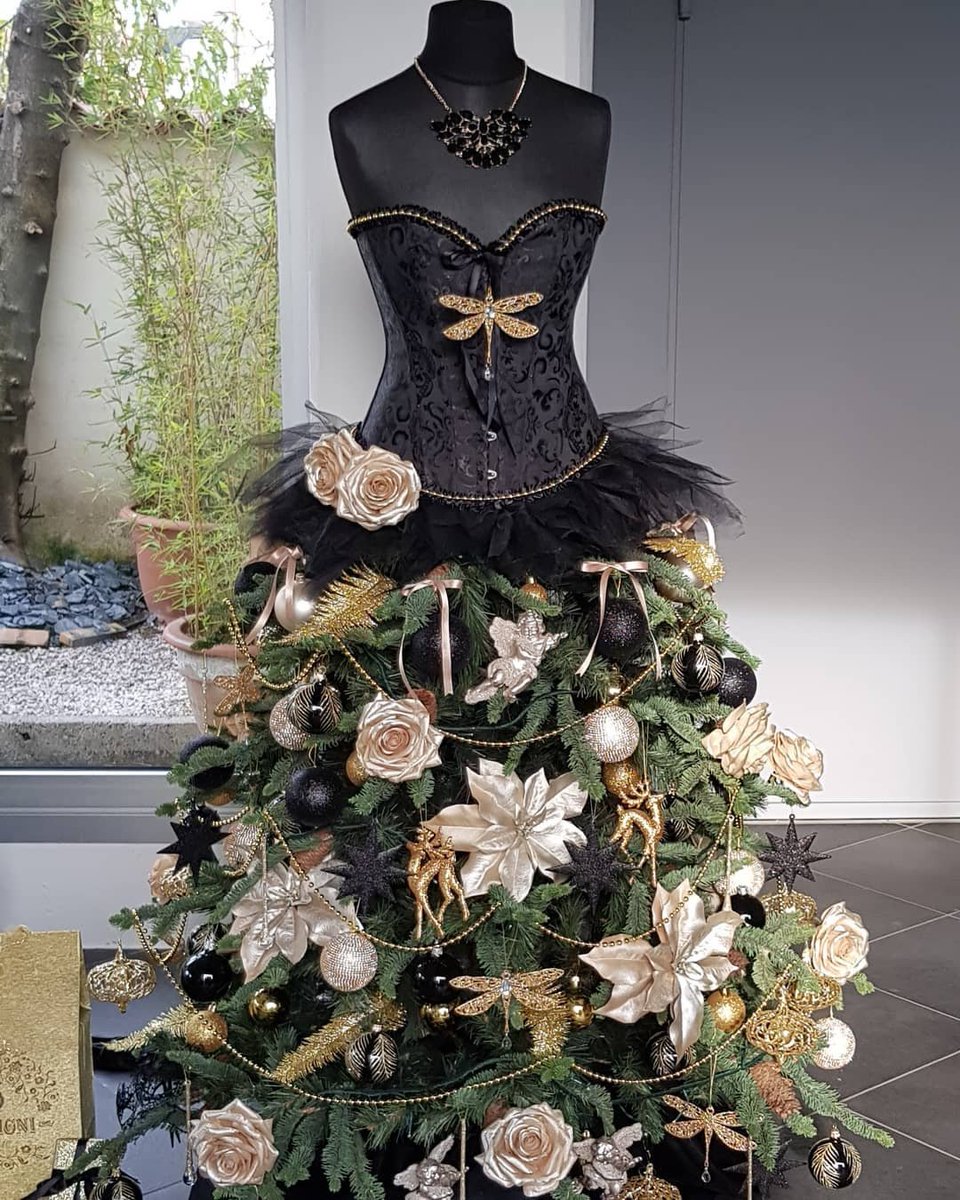 guybead's tweet image. Day 16 - Christmas Tree Dress - Enjoy!