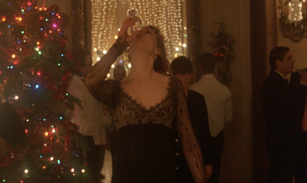 Lenscap's tweet photo. ‘Eyes Wide Shut’ (1999)
dir. Stanley Kubrick
dp. Larry Smith https://t.co/0jDAUAo5fo