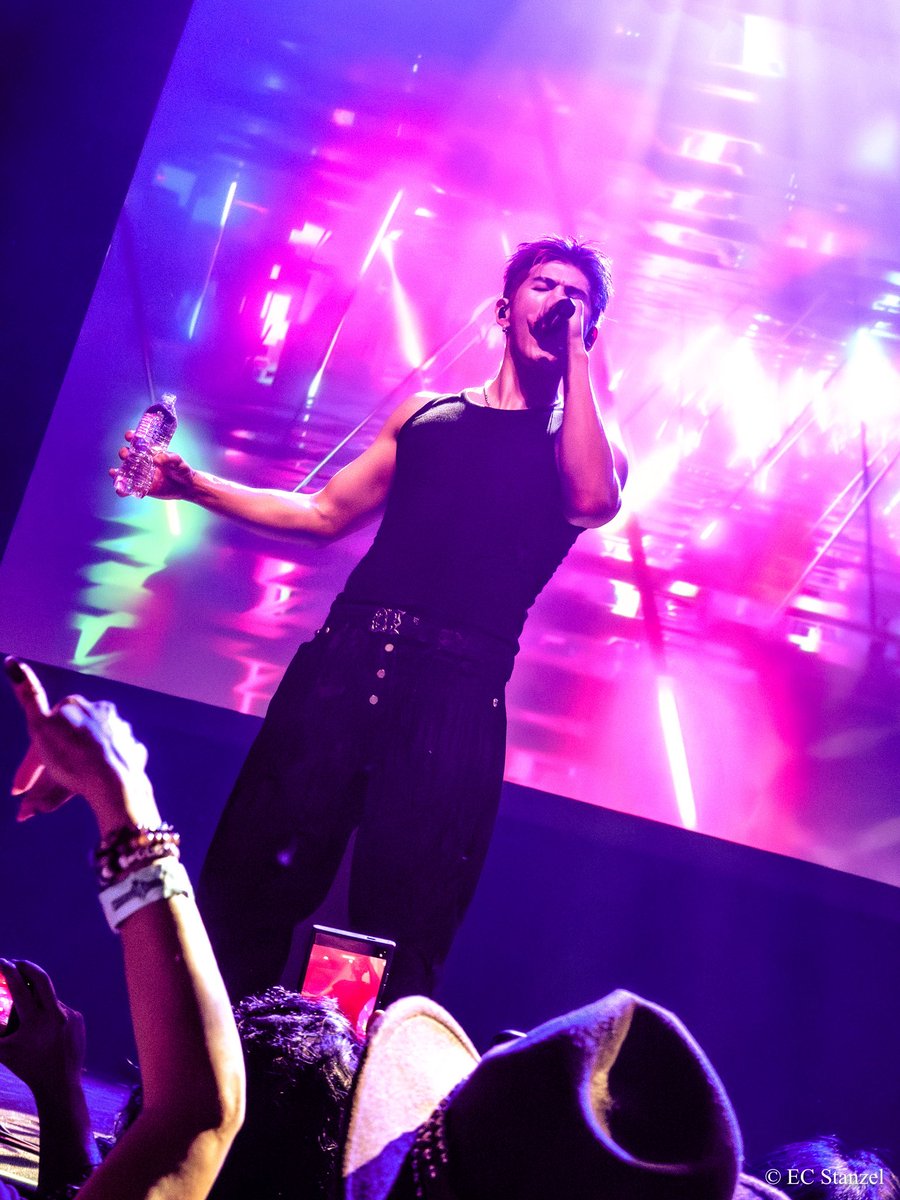 imjustec's tweet image. KARD DRIFT tour in Dallas ♠️

📸 @imjustec 

#kard #카드 #kardinusa @KARD_Official 
@_bigmatthewww @jeonjiwoo1004