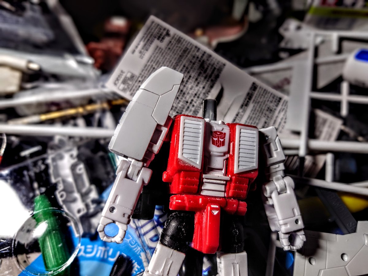 なんやかんやで肩アーマーはこういう感じに。可動優先でMPホイスト