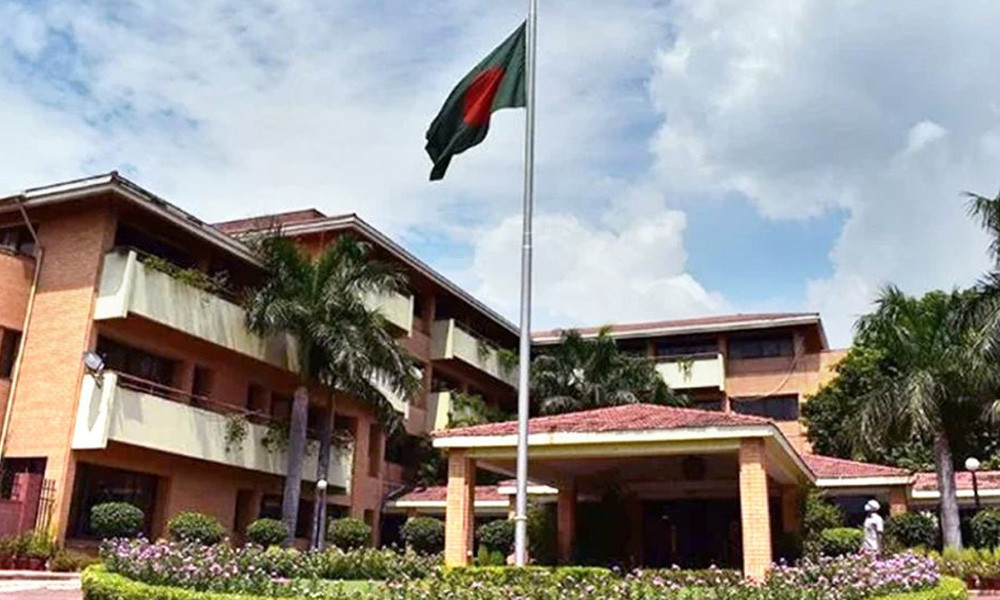 দিল্লিতে বাংলাদেশ হাইকমিশনের ভিসা সেবা স্থগিত; নিরাপত্তাহীনতায় কূটনীতিকরা