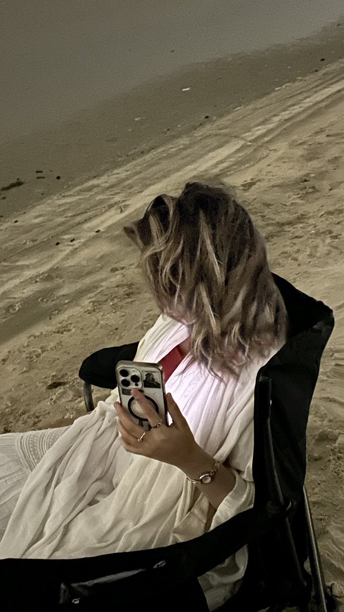 Quitlli's tweet image. 