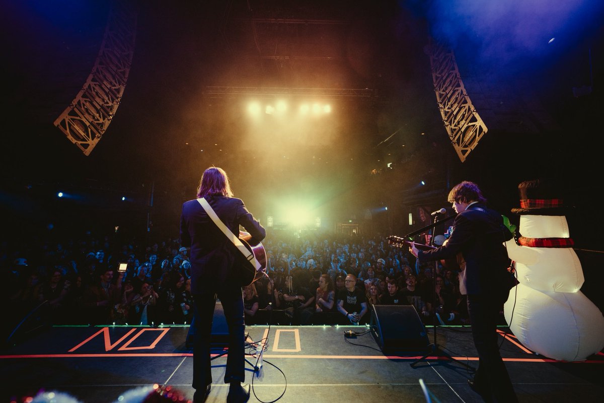 The_Click_Five's tweet image. From Portland to Seattle, LA, and Denver y’all showed up and showed out for our little nostalgia tour! Thanks Emo Nite for having us out. 🤘

📸: @shanphotomaker
