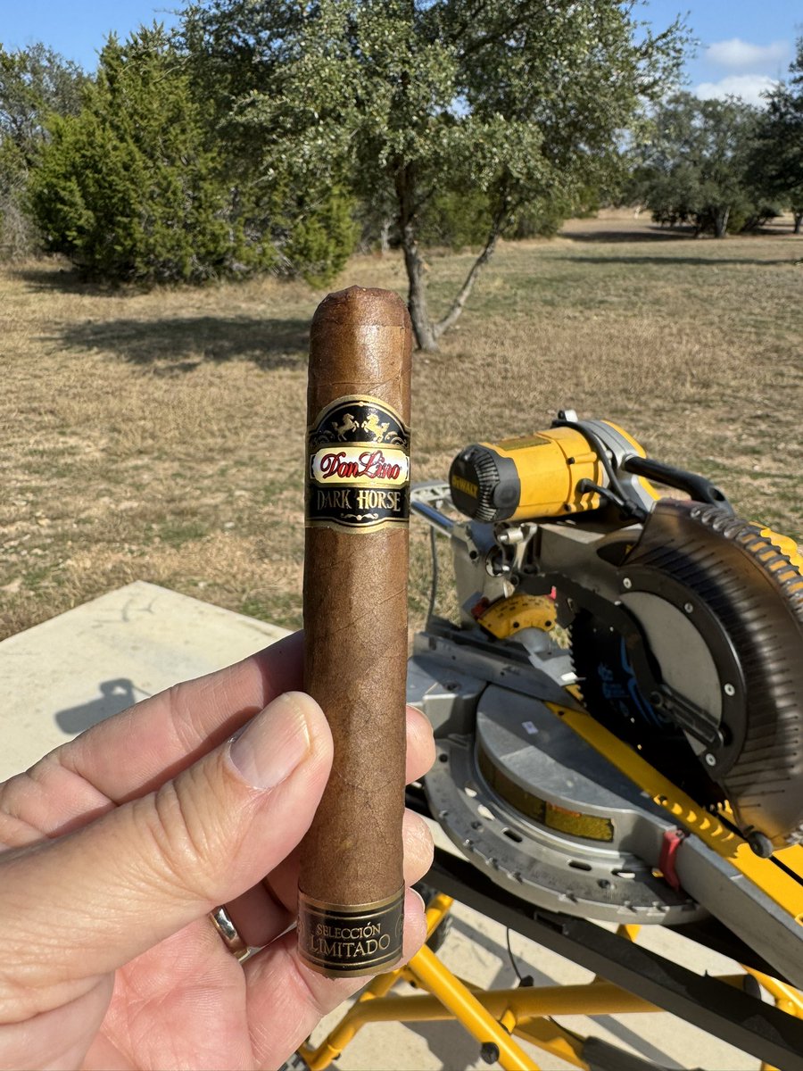 Monday projects and a nice cigar. Merry Christmas and Happy