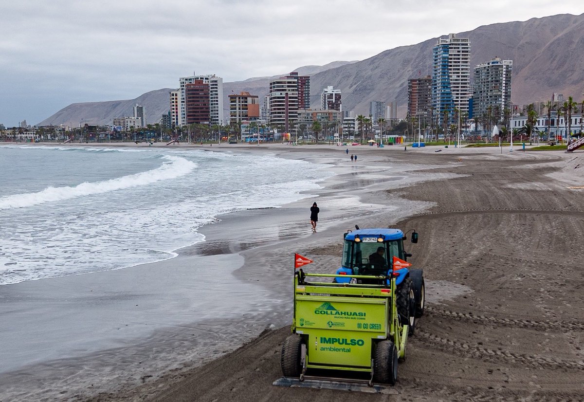 𝐌𝐮𝐧𝐢𝐜𝐢𝐩𝐢𝐨 𝐝𝐞 𝐈𝐪𝐮𝐢𝐪𝐮𝐞 𝐲 𝐂𝐨𝐥𝐥𝐚𝐡𝐮𝐚𝐬𝐢 𝐩𝐨𝐭𝐞𝐧𝐜𝐢𝐚𝐧 𝐞𝐥 𝐛𝐨𝐫𝐝𝐞 𝐜𝐨𝐬𝐭𝐞𝐫𝐨 𝐞𝐬𝐭𝐞 𝐯𝐞𝐫𝐚𝐧𝐨 
Despliegue de máquina barredora de arena en Cavancha, Playa Brava y Huayquique ha permitido el retiro de más de 2 mil toneladas de residuos