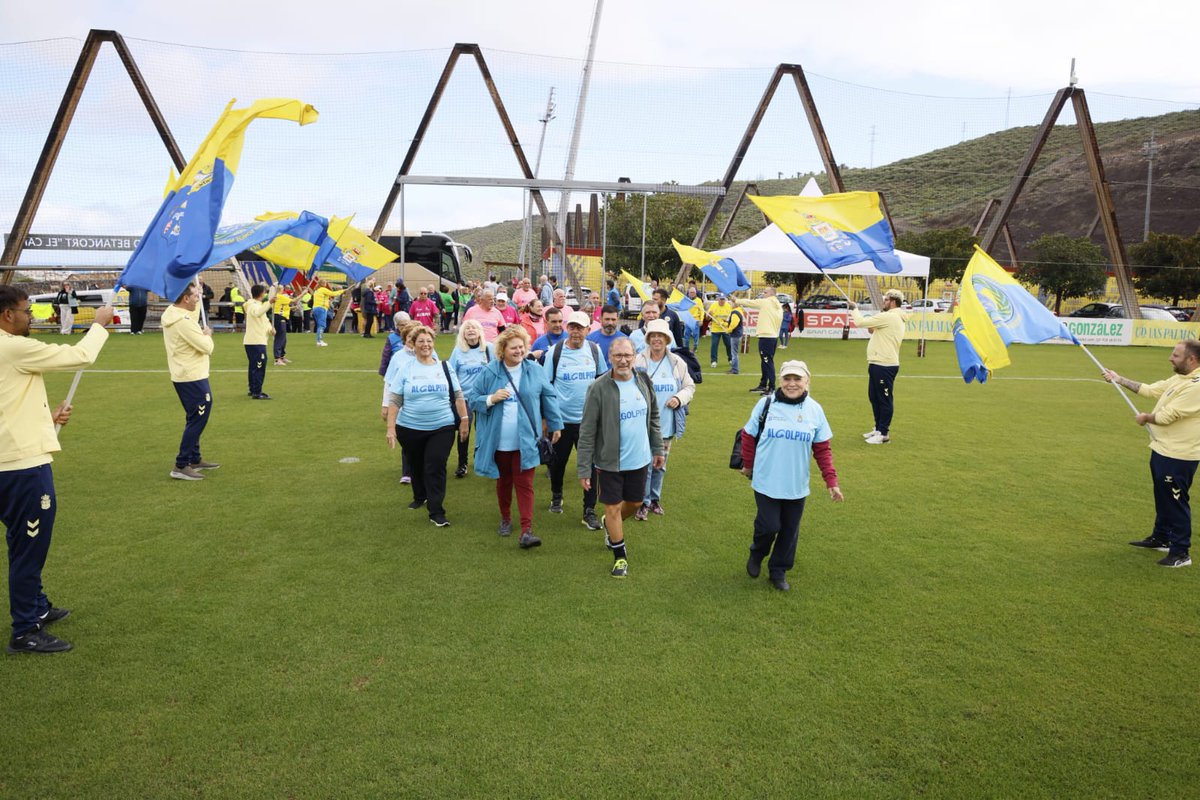 Hoy 500 personas mayores de 60 años han participado en la primera concentración de fútbol caminando de #AlGolpito en Barranco Seco.
Deporte, convivencia y envejecimiento activo para combatir la soledad no deseada.
<a href="/SocialGobCan/">Social GobCan</a>