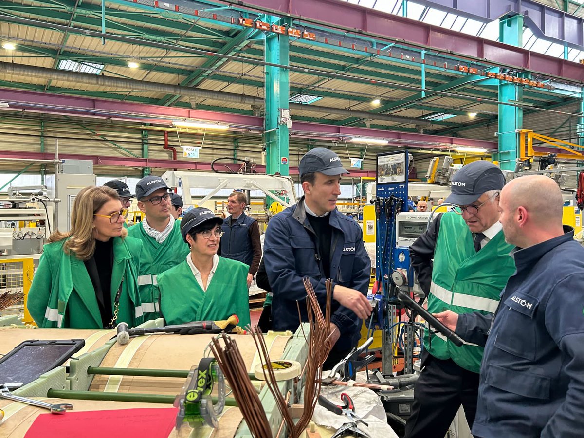 Visite de l’entreprise Alstom en présence du Président <a href="/RegionNormandie/">Région Normandie</a> : superbe entreprise au savoir faire reconnu mondialement en termes de transformateurs. Elle a fait le choix de mettre en avant l’engagement des femmes dans les métiers industriels 
#NormandieConquerante