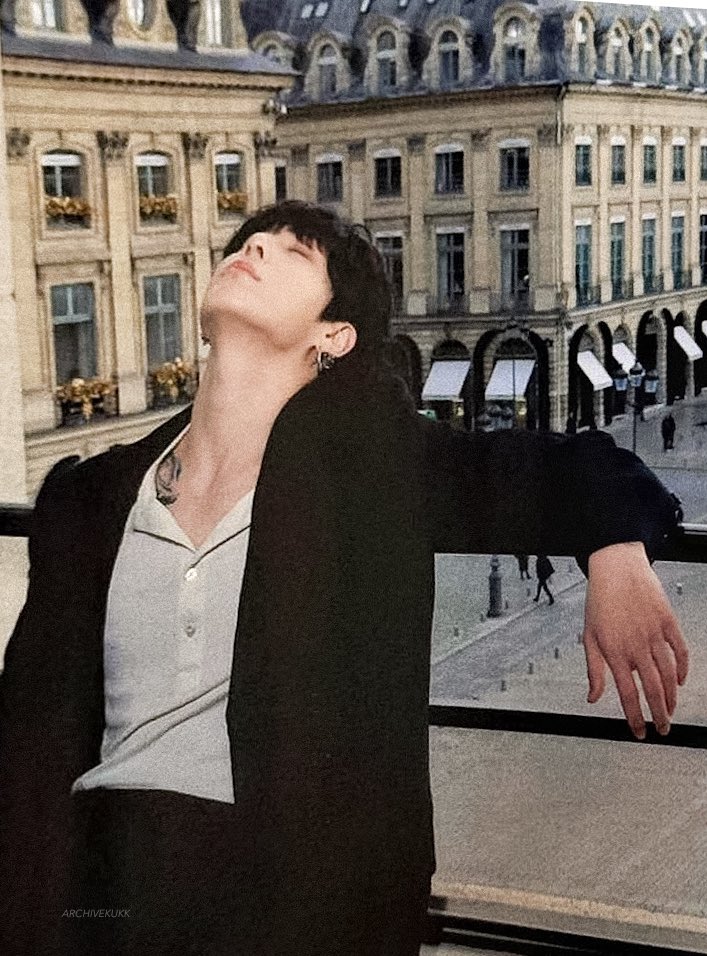 archivekukk's tweet photo. JUNGKOOK???? https://t.co/1ULvvHwT7N