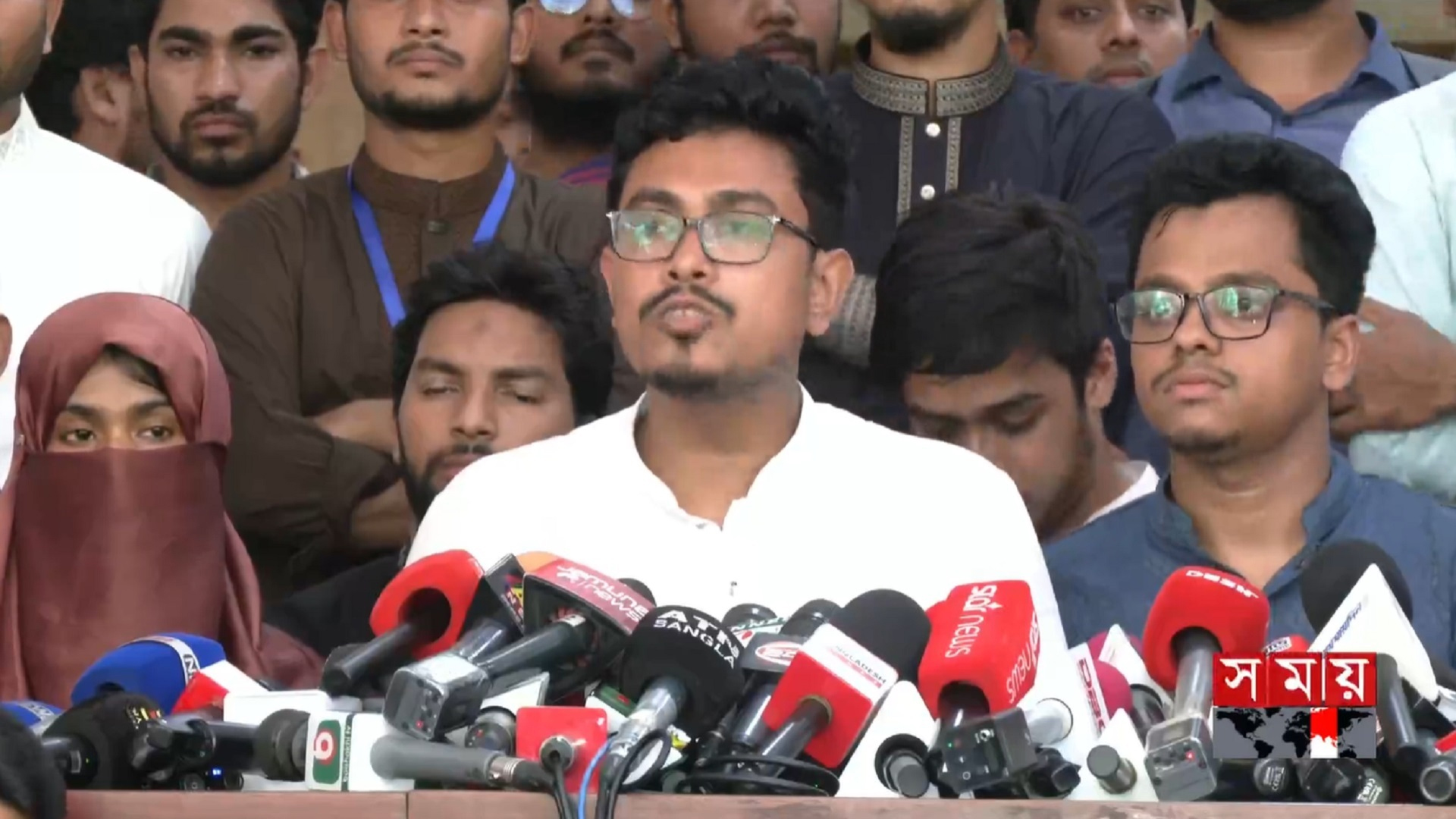 গানম্যানের প্রস্তাব ফিরিয়ে দিলেন ডাকসু ভিপি সাদিক কায়েম