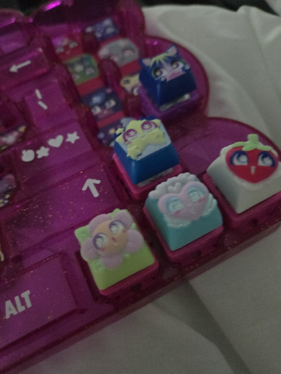 ghostspawncy's tweet image. christmas present from boyf ;'3