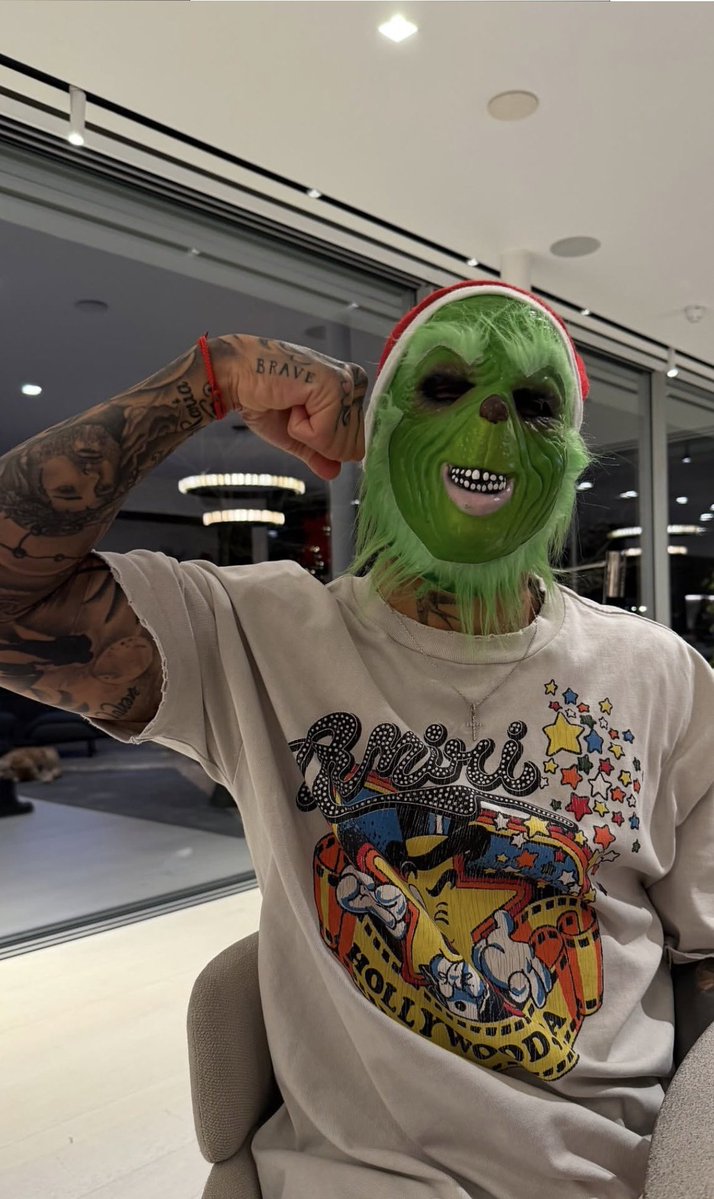 mafiris18's tweet image. No puede ser que me parezca hot hasta usando una máscara 🫦