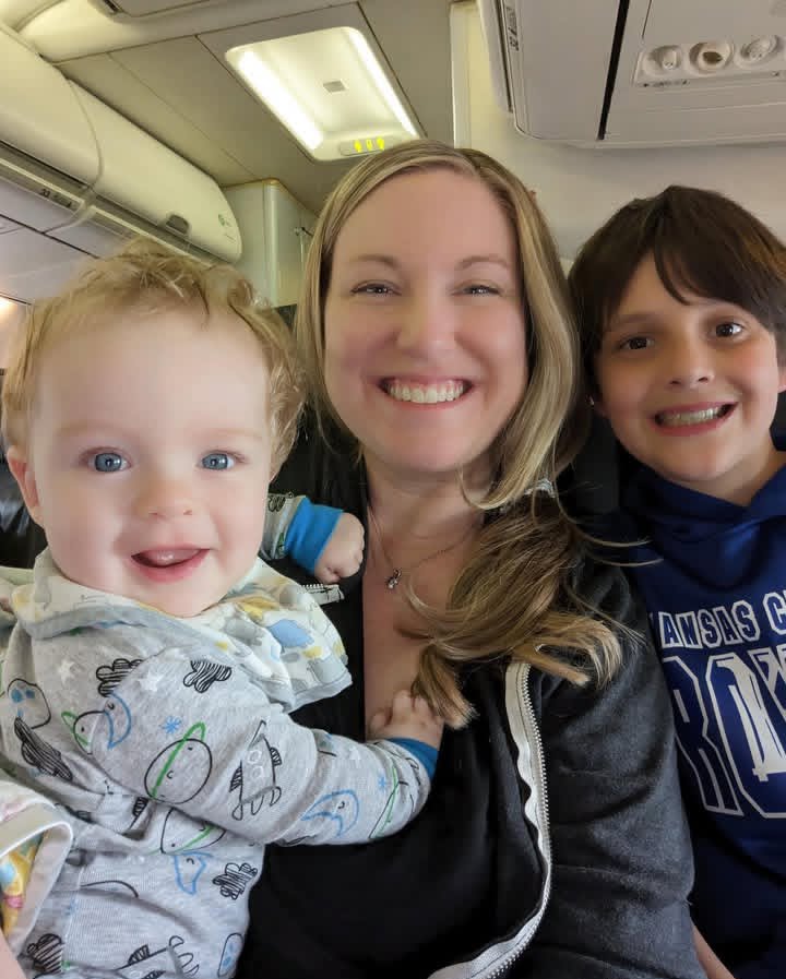 keithy86650's tweet image. Wheels up! ✈️ Making memories with my favorite travel buddies. So grateful for these smiles. ❤️ #FamilyTravel #MomLife #VacationBound #petmommy