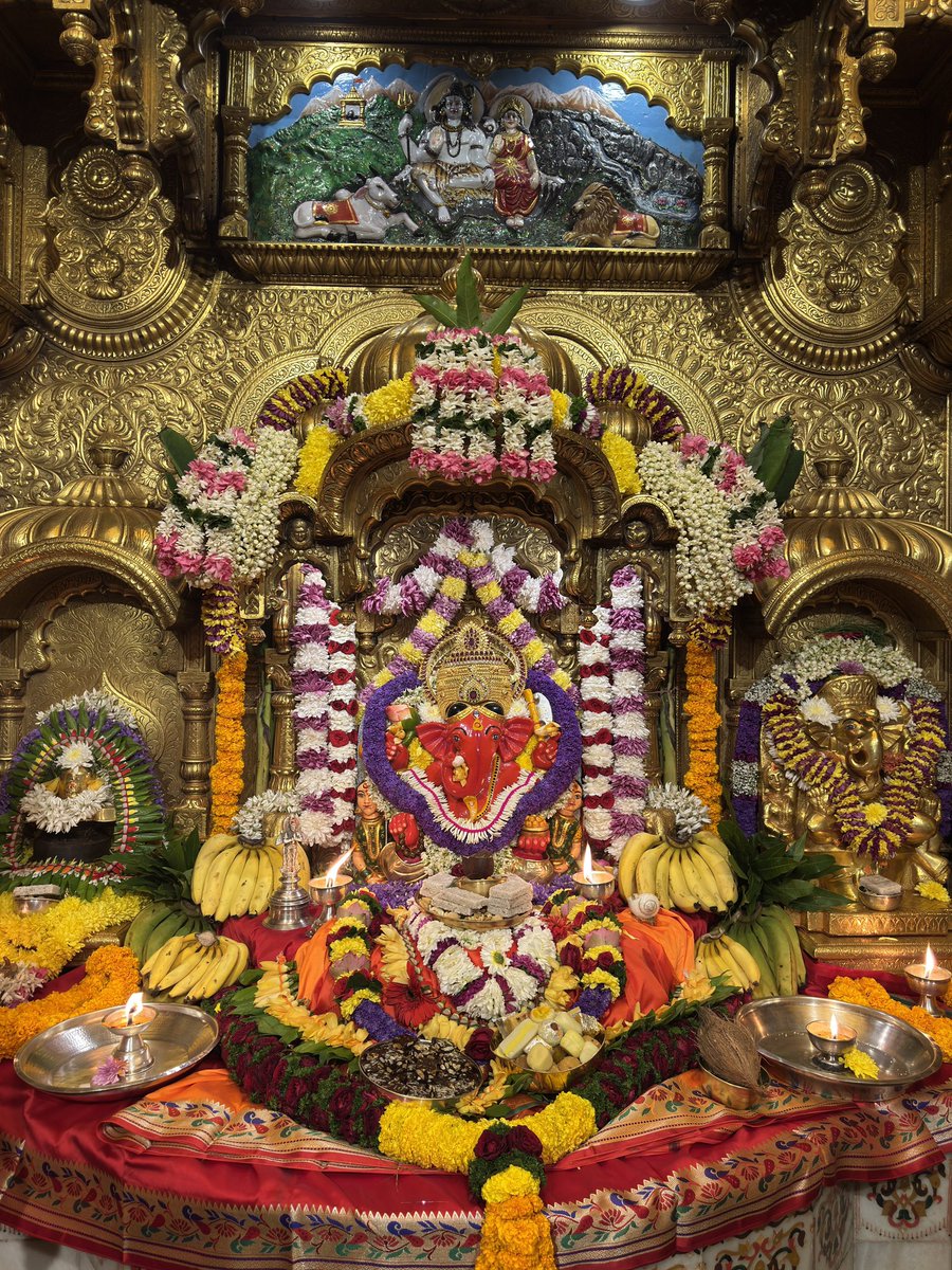 🙏 गणपती  बाप्पा मोरया 🌺मंगलमूर्ती मोरया 🙏२३/१२/२०२५
🙏Ganapati Bappa Moraya 🌺 Mangalmurti Moraya  🙏23/12/2025