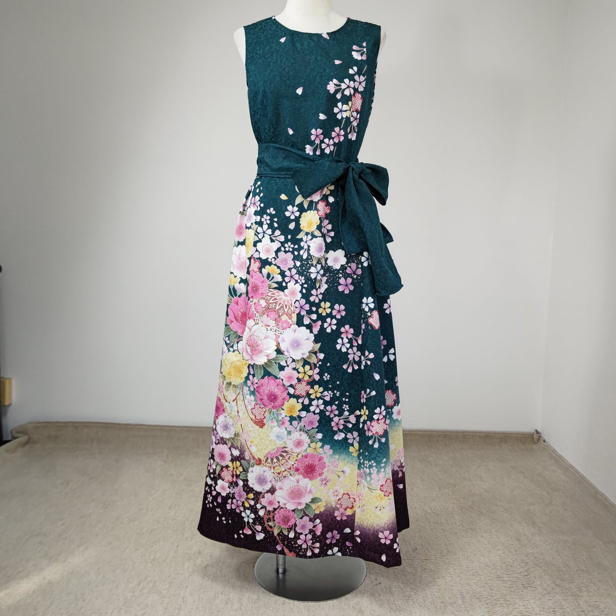 振袖ドレス、トールサイズ、ラメ入り生地 ミンネ出品 メルカリ出品