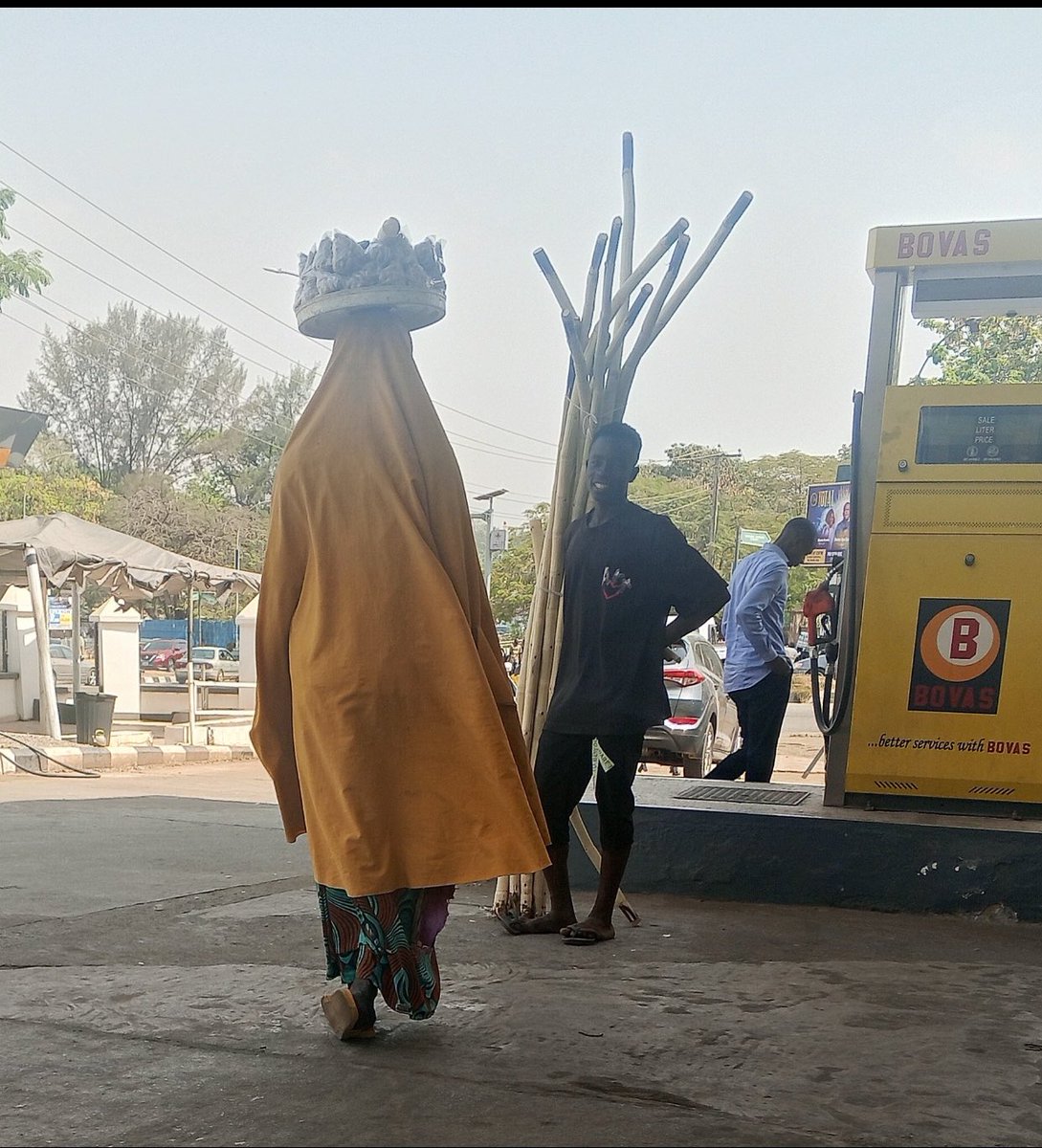 Happiness na choice! This two spent more than 30 minute having conversation. And they were so happy &amp; looking each other with love.❤️