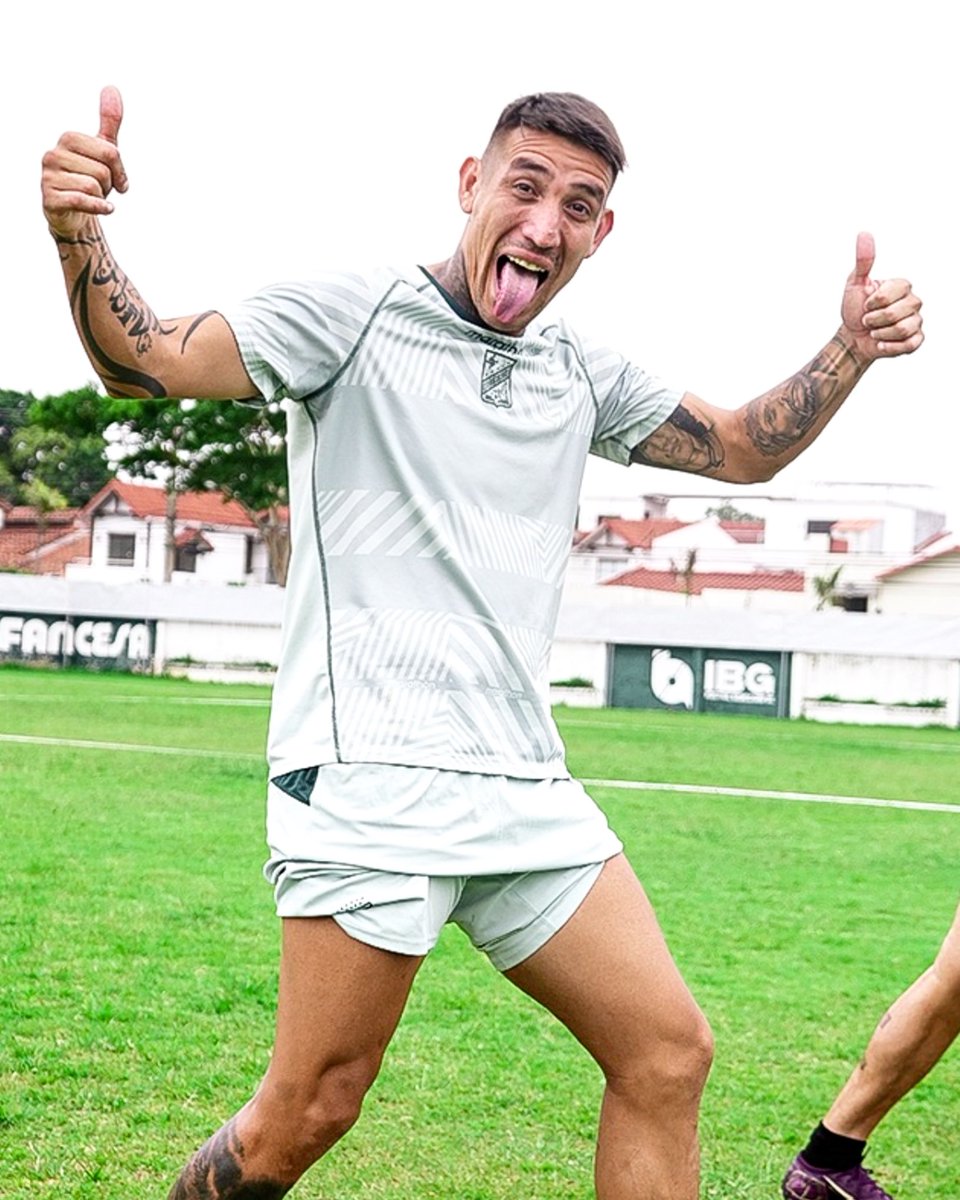 AtaqueFutbolero's tweet image. 🇦🇷👀 RICARDO CENTURIÓN FUE OFRECIDO A BANFIELD.

Viene de quedar LIBRE en Oriente Petrolero de Bolivia, donde jugó 31 partidos y sumó 13 G/A. ‼️

[@DiarioOle]