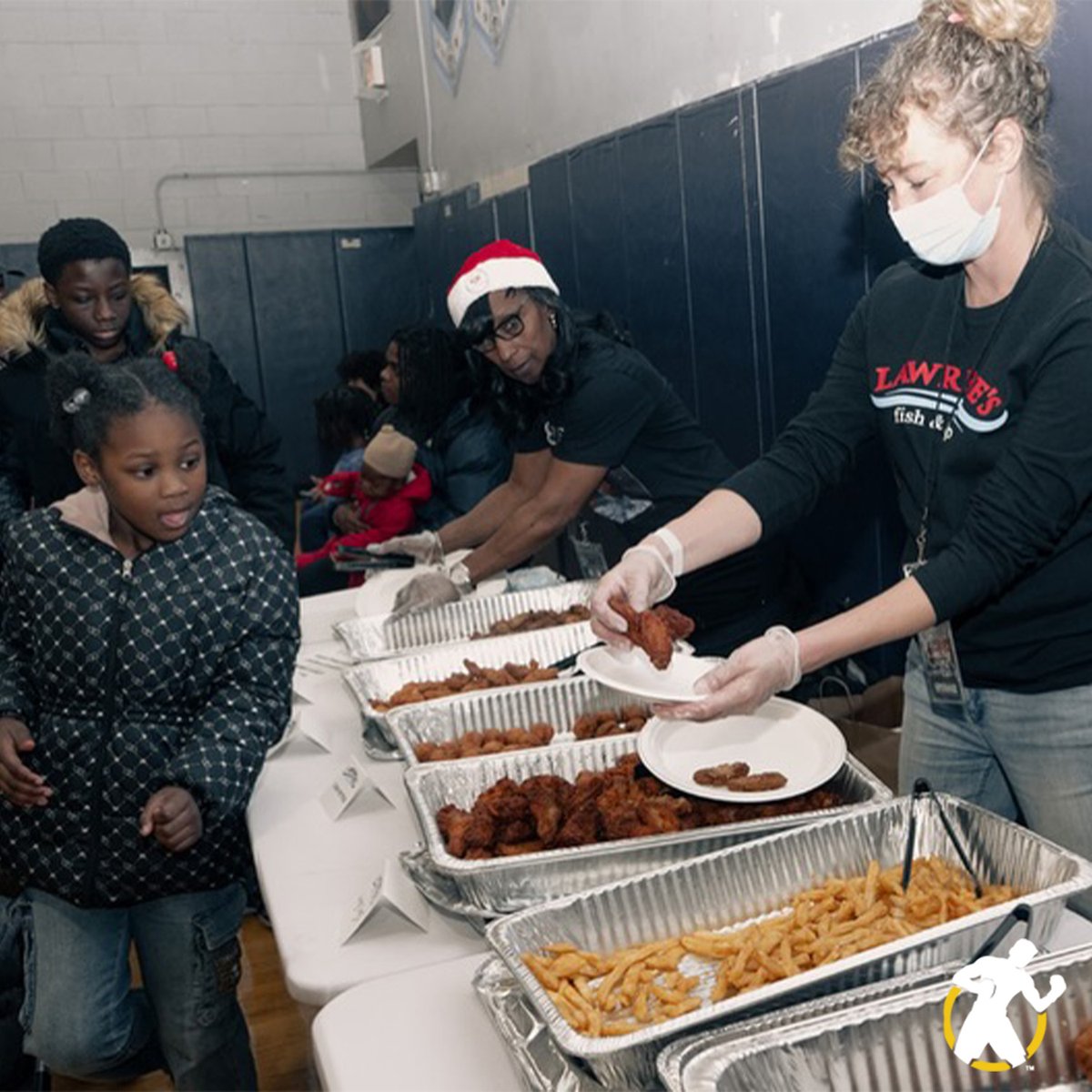 GoldenBoyBoxing's tweet image. 𝐁𝐎𝐒𝐒𝐌𝐀𝐍 𝐬𝐞𝐚𝐬𝐨𝐧 𝐢𝐧 𝐂𝐡𝐢𝐜𝐚𝐠𝐨! 👜🎅

Kenneth Sims Jr. hosting the 𝑩𝒐𝒔𝒔𝒎𝒂𝒏 𝑯𝒐𝒍𝒊𝒅𝒂𝒚 𝑩𝒂𝒔𝒉 and giving back to the city that made him. ❤️