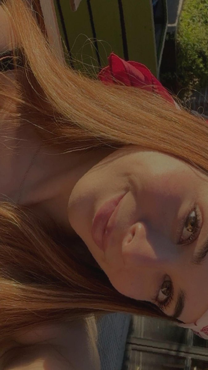 zoefield27's tweet image. 💅🖤 its giving main character energy today idk what to tell you