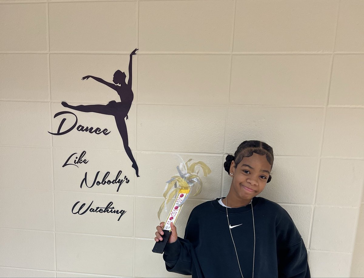albrightgld's tweet photo. π Dancer of the Week π
This dancer leads by example with a strong work ethic, positive attitude, and commitment to improvement.
Your growth does not go unnoticed! β¨
#DancerOfTheWeek #DanceLeadership #MiddleSchoolDance #GLD @AlbrightMS @albmscounselors https://t.co/0PbJ6Ykap3