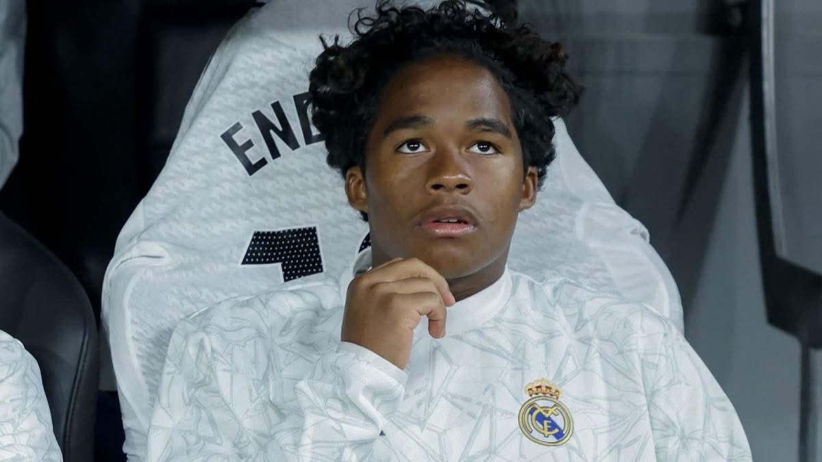 GonesArea's tweet image. D’après @lequipe du jour, #Endrick ne devrait pas être qualifié pour affronter Monaco le 3 janvier ❌

Le délai d’enregistrement auprès de la LFP serait trop court, et aucune dérogation ne paraît possible. L’OL cherche tout de même une solution. 

#TeamOL #MERCATOL