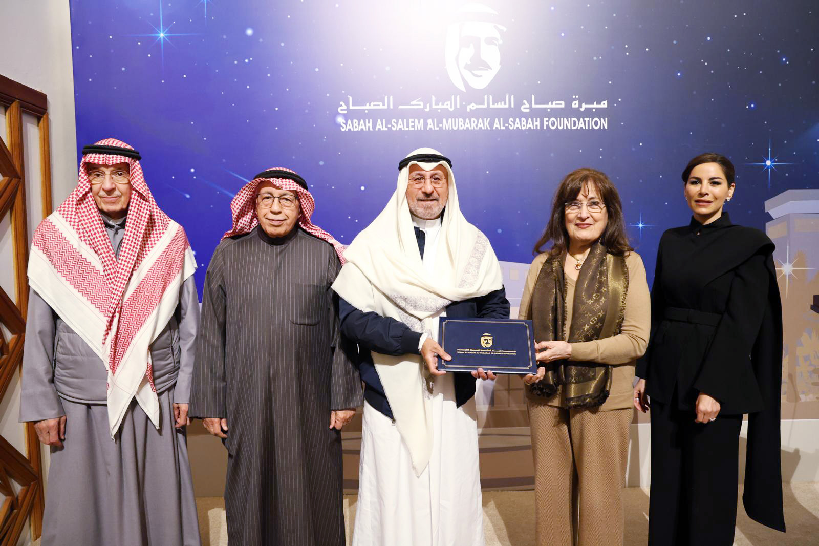 مبرة صباح السالم: دعم العلماء والطاقات الوطنية. كرّمت سهام الفريح بحضور محمد الصباح. مريم الصباح: الفريح قامة وطنية قدّمت إسهامات رائدة 