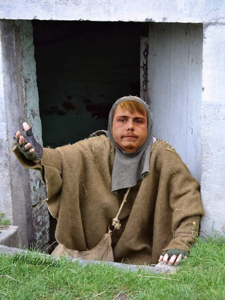 ChefChaudard49's tweet image. Si vous pléééé , argent toi donner ! Moi de gauche, moi pas travailler !