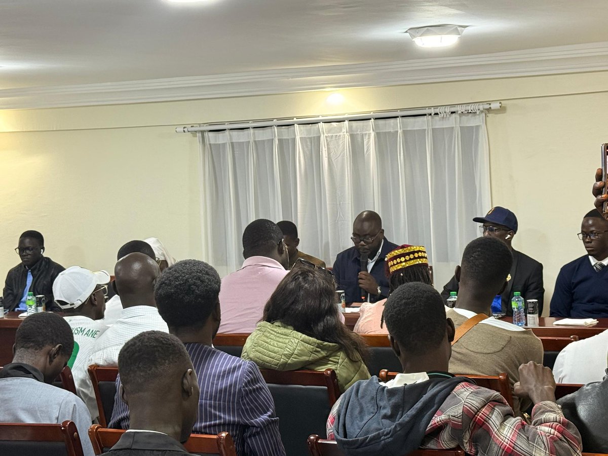 Ce Dimanche, j'ai animé pour le compte de la JPS DIAMNIADIO une conférence publique avec comme thème : Le Rôle de Diamniadio dans la mise en œuvre de l'agenda 2050.

Ce fut un moment convivial d'échanges féconds sur l'agenda, ses objectifs et l'articulation avec le PUD
Bara