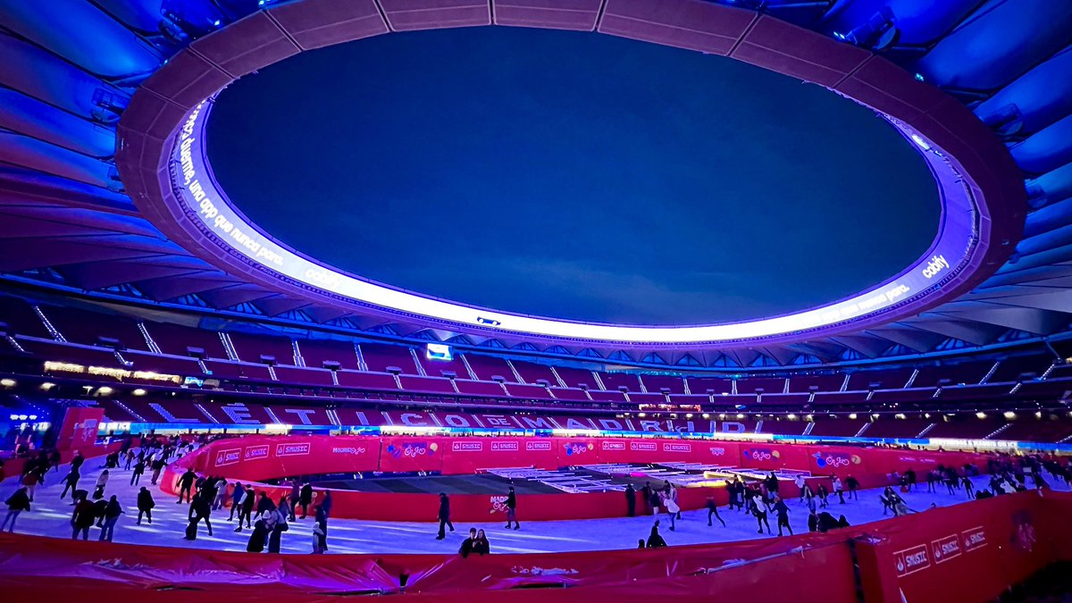 Metropolitano's tweet image. La magia de “Madrid on Ice” en el Riyadh Air Metropolitano ⛸️❄️

El mejor plan para estas fechas está en nuestro estadio 🤩 Ven a disfrutar de la pista de patinaje máaaaaas grande!

🎟️ Consigue tus entradas aquí 👉 loom.ly/1AVlvFo