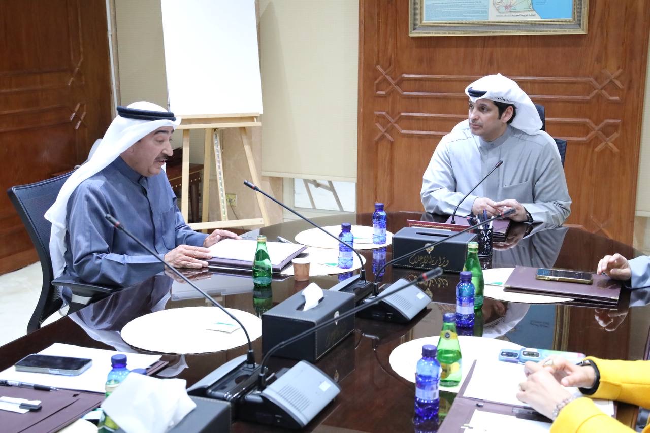 الوزير المطيري: ترسيخ دور «شراع» في تحفيز الكفاءات الإعلامية. اللجنة العليا لجائزة الكويت الكبرى للإعلام ناقشت الاستعدادات للإعلان عن الفائزين مطلع فبراير 
