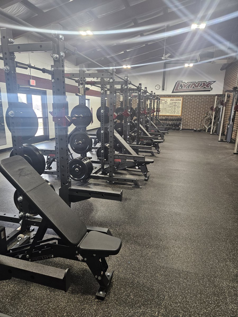 CoachCollum94's tweet image. Huge thank you and shoutout to the Bob Mudd Family and Lynx Pride for new weight room renovations!! Pretty sweet!