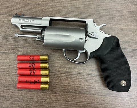 PortlandPolice's tweet image. On 12/19, officers conducted a traffic stop on a vehicle that had no plates or temporary permit. The driver did not have a license or proof of insurance. Before the vehicle was towed, an unlawfully possessed firearm and drugs were located. The driver and passenger were arrested.