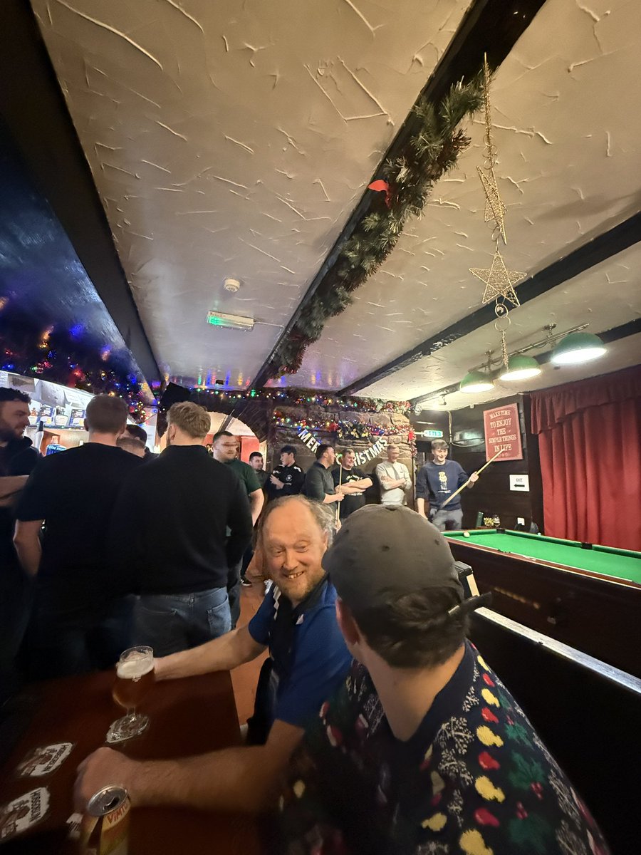 BlueBellPool's tweet photo. Xmas pool https://t.co/qKR8dy7HaA