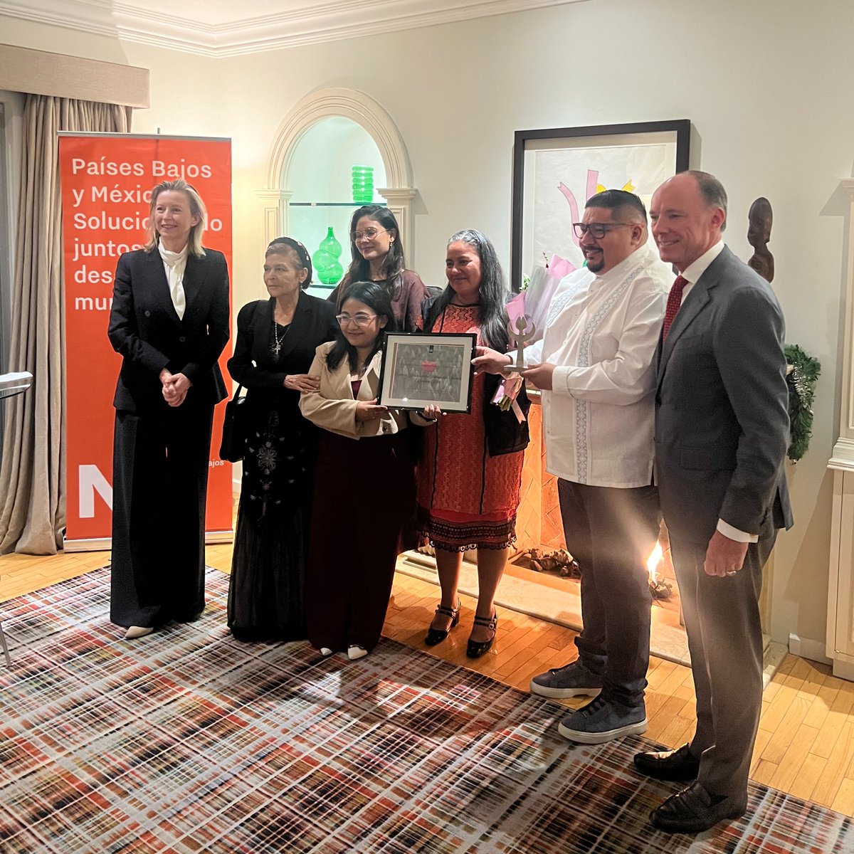 En ACNUR aplaudimos su valiosa labor en la defensa de los derechos humanos y el acompañamiento a personas en situación de desplazamiento interno, así como el trabajo conjunto desarrollado en Guerrero y Chiapas para fortalecer procesos comunitarios y de protección.