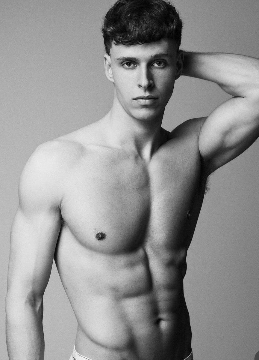 Call6910's tweet image. Samwilliamsfit 🥵🥵🤤🤤