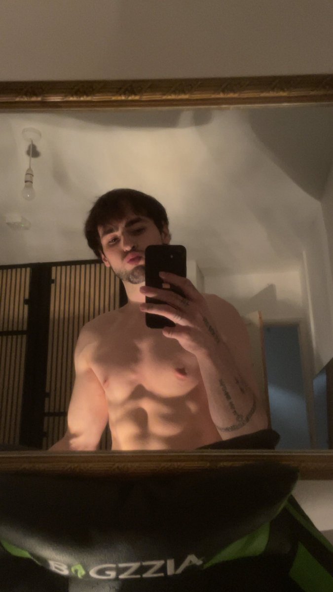 early night 4 once so gnighttt all mwahhh :3